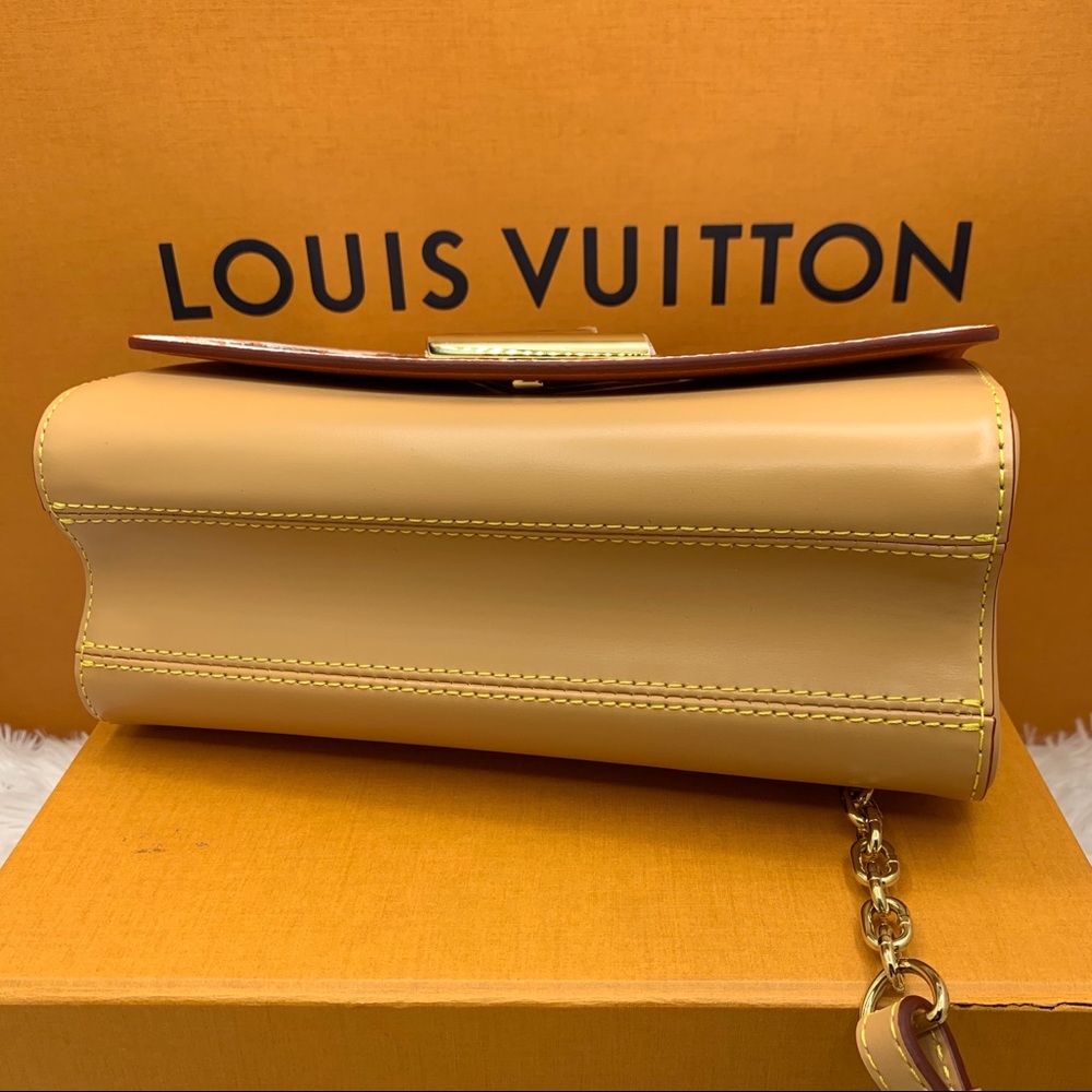 ❌NFS❌Louis Vuitton Catogram Ivory Twist MM bag - Picture 9 of 16